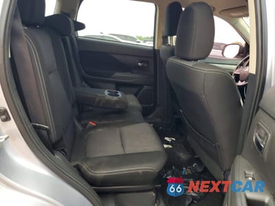 Zdjęcie 11 z 14 samochodu: 2016 MITSUBISHI OUTLANDER ES VIN:JA4AD2A34GZ017879 - miniatura