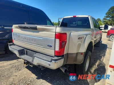 Trzecie zdjęcie samochodu z tyłu: 2017 FORD F350 SUPER DUTY VIN:1FT8W3DT0HEE02123 - miniatura