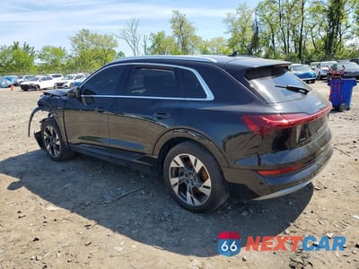 Drugie zdjęcie samochodu z przodu: 2021 AUDI E-TRON PREMIUM VIN:WA1AAAGEXMB020642 - miniatura