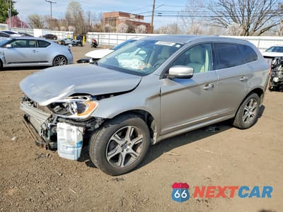 2015 VOLVO XC60 T6 PREMIER+ YV4902RC9F2562537 - główne zdjęcie licytacji z USA - miniatura
