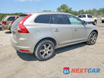 Trzecie zdjęcie samochodu z tyłu: 2014 VOLVO XC60 T6 VIN:YV4902DZ2E2533200 - miniatura