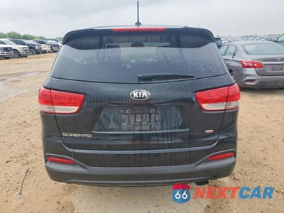 Zdjęcie 6 z 12 samochodu: 2016 KIA SORENTO LX VIN:5XYPG4A38GG139274 - miniatura