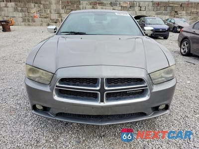 Piąte zdjęcie samochodu w środku: 2011 DODGE CHARGER R VIN:2B3CL5CT2BH610375 - miniatura