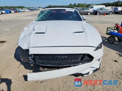 Piąte zdjęcie samochodu w środku: 2018 FORD MUSTANG VIN:1FATP8UH1J5124389 - miniatura
