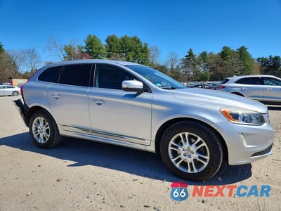 Czwarte zdjęcie samochodu z boku: 2016 VOLVO XC60 T5 PREMIER VIN:YV4612RK7G2844586 - miniatura
