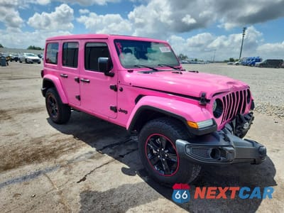 Czwarte zdjęcie samochodu z boku: 2022 JEEP WRANGLER UNLIMITED SAHARA VIN:1C4HJXEG5NW221905 - miniatura