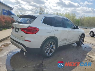 Trzecie zdjęcie samochodu z tyłu: 2021 BMW X3 SDRIVE30I VIN:5UXTY3C06M9E85427 - miniatura