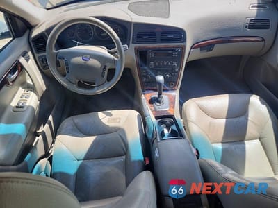 Zdjęcie 8 z 12 samochodu: 2005 VOLVO V70 FWD VIN:YV1SW592252512955 - miniatura