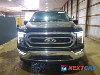 Piąte zdjęcie samochodu w środku: 2023 FORD F150 SUPERCREW VIN:1FTFW1E52PFC68848 - miniatura