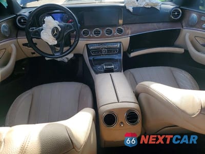 Zdjęcie 8 z 11 samochodu: 2017 MERCEDES-BENZ E 300 VIN:WDDZF4JB3HA181765 - miniatura