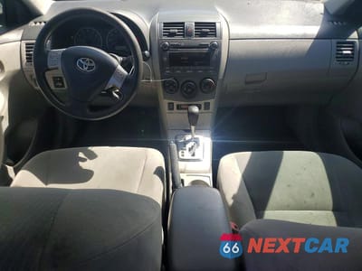 Zdjęcie 8 z 12 samochodu: 2011 TOYOTA COROLLA LE VIN:2T1BU4EE1BC580716 - miniatura
