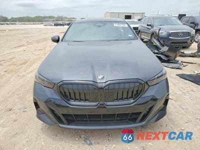 Piąte zdjęcie samochodu w środku: 2025 BMW 530 I VIN:WBA43FJ00SCU14680 - miniatura