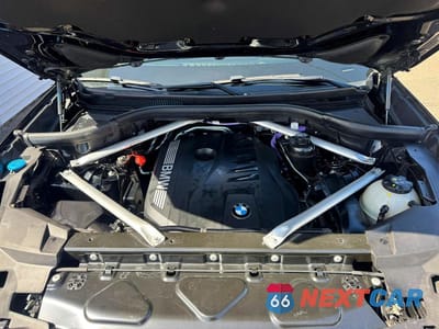 Piąte zdjęcie samochodu w środku: 2024 BMW X6 XDRIVE40I VIN:5UX33EX08R9T65489 - miniatura