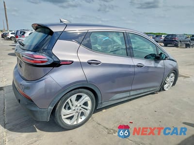 Trzecie zdjęcie samochodu z tyłu: 2023 CHEVROLET BOLT EV 1LT VIN:1G1FW6S04P4142601 - miniatura