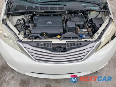 Zdjęcie 12 z 13 samochodu: 2016 TOYOTA SIENNA XLE PREMIUM 8-PASSENGER VIN:5TDYK3DC4GS726681 - miniatura