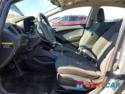 Zdjęcie 7 z 12 samochodu: 2016 KIA FORTE LX VIN:KNAFX4A69G5478914 - miniatura