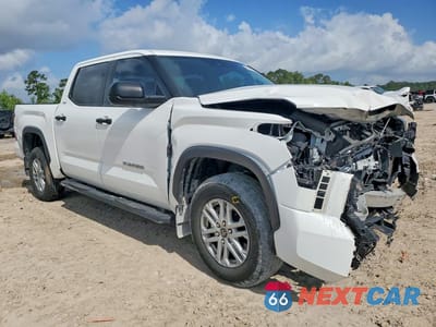 Czwarte zdjęcie samochodu z boku: 2024 TOYOTA TUNDRA SR5 VIN:5TFLA5DB6RX169379 - miniatura