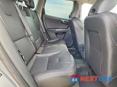 Zdjęcie 11 z 14 samochodu: 2017 VOLVO XC60 T6 DYNAMIC VIN:YV449MRR3H2212646 - miniatura