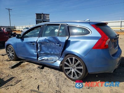 Drugie zdjęcie samochodu z przodu: 2015 VOLVO V60 PLATINUM VIN:YV140MED7F1213769 - miniatura
