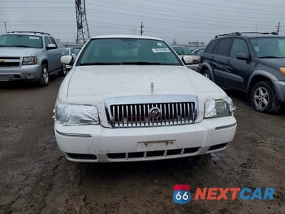 Piąte zdjęcie samochodu w środku: 2010 MERCURY GRAND MARQUIS VIN:2MEBM7FV6AX630115 - miniatura