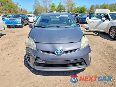 Piąte zdjęcie samochodu w środku: 2015 TOYOTA PRIUS TWO VIN:JTDKN3DU7F0478756 - miniatura