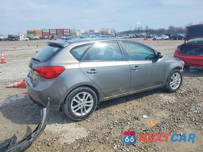 Trzecie zdjęcie samochodu z tyłu: 2011 KIA FORTE5 EX VIN:KNAFU5A2XB5408780 - miniatura