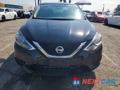 Piąte zdjęcie samochodu w środku: 2019 NISSAN SENTRA SV VIN:3N1AB7AP0KL605437 - miniatura