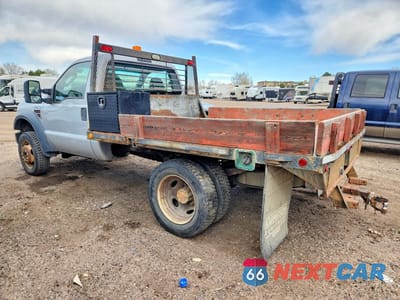Drugie zdjęcie samochodu z przodu: 2008 FORD F550 SUPER DUTY FLATBED TRUCK VIN:1FDAF57R68EB44120 - miniatura