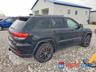 Trzecie zdjęcie samochodu z tyłu: 2017 JEEP GRAND CHEROKEE TRAILHAWK VIN:1C4RJFLT5HC855610 - miniatura