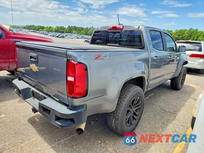 Trzecie zdjęcie samochodu z tyłu: 2018 CHEVROLET COLORADO Z71 VIN:1GCPTDE11J1226428 - miniatura
