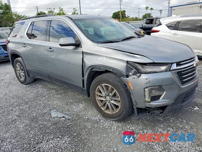 Czwarte zdjęcie samochodu z boku: 2023 CHEVROLET TRAVERSE LT VIN:1GNERHKW3PJ184213 - miniatura