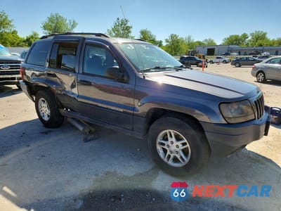 Czwarte zdjęcie samochodu z boku: 2004 JEEP GRAND CHEROKEE LAREDO VIN:1J4GW48N54C420453 - miniatura