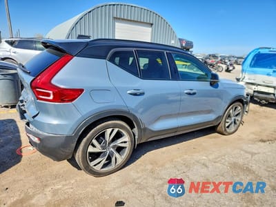 Trzecie zdjęcie samochodu z tyłu: 2020 VOLVO XC40 T5 R-DESIGN VIN:YV4162UM5L2183882 - miniatura
