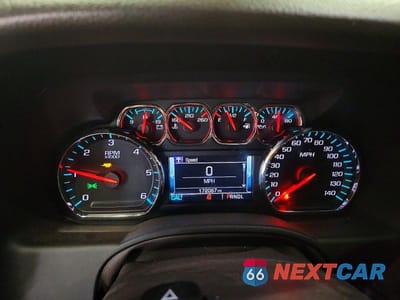 Zdjęcie 9 z 13 samochodu: 2018 CHEVROLET SUBURBAN K1500 LT VIN:1GNSKHKC5JR280849 - miniatura