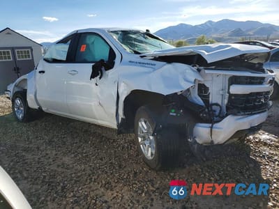 Czwarte zdjęcie samochodu z boku: 2026 CHEVROLET SILVERADO K1500 RST VIN:1GCUKEED7TZ134783 - miniatura