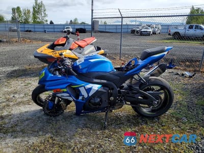 Trzecie zdjęcie samochodu z tyłu: 2015 SUZUKI GSX-R1000 VIN:JS1GT78A4F2100234 - miniatura