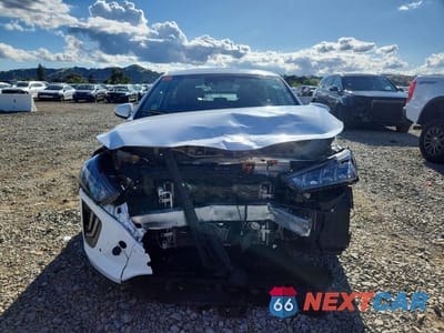 Piąte zdjęcie samochodu w środku: 2020 HYUNDAI IONIQ LIMITED VIN:KMHC05LC5LU241657 - miniatura