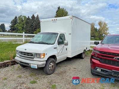 Drugie zdjęcie samochodu z przodu: 2000 FORD ECONOLINE E350 SUPER DUTY CUTAWAY VAN VIN:1FDWE35L7YHB54648 - miniatura