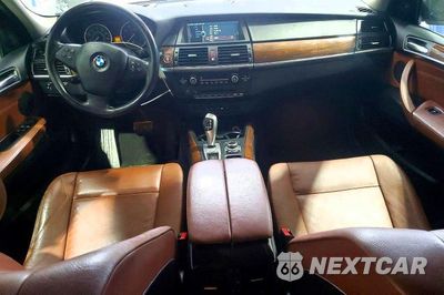 Zdjęcie 8 z 12 samochodu: 2013 BMW X5 XDRIVE50I VIN:5UXZV8C51D0C15957 - miniatura
