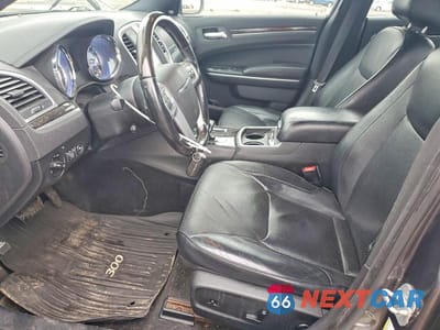 Zdjęcie 7 z 12 samochodu: 2013 CHRYSLER 300C VIN:2C3CCAKGXDH739564 - miniatura