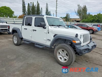 Czwarte zdjęcie samochodu z boku: 2020 JEEP GLADIATOR SPORT VIN:1C6JJTAG4LL172671 - miniatura