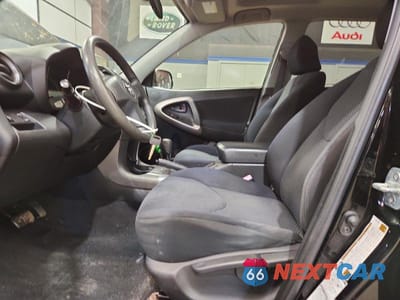 Zdjęcie 7 z 13 samochodu: 2006 TOYOTA RAV4 SPORT VIN:JTMBD32V765015632 - miniatura