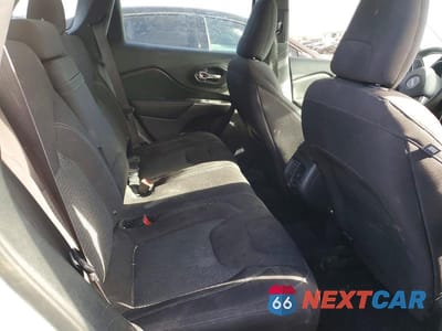 Zdjęcie 11 z 13 samochodu: 2019 JEEP CHEROKEE LATITUDE VIN:1C4PJLCX0KD339620 - miniatura