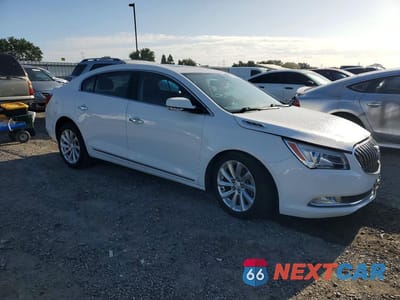 Czwarte zdjęcie samochodu z boku: 2016 BUICK LACROSSE VIN:1G4GB5G31GF116686 - miniatura