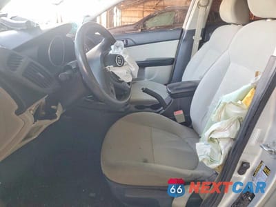 Zdjęcie 7 z 12 samochodu: 2010 KIA FORTE EX VIN:KNAFU4A25A5826639 - miniatura