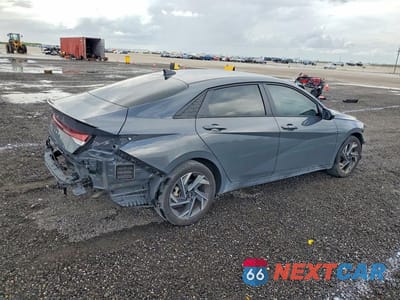 Trzecie zdjęcie samochodu z tyłu: 2025 HYUNDAI ELANTRA SEL SPORT VIN:KMHLM4DG6SU895341 - miniatura