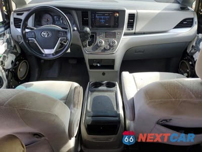 Zdjęcie 8 z 14 samochodu: 2017 TOYOTA SIENNA LE 7-PASSENGER VIN:5TDJZ3DC8HS152665 - miniatura