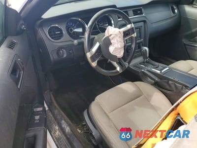 Zdjęcie 8 z 12 samochodu: 2014 FORD MUSTANG VIN:1ZVBP8EM5E5275689 - miniatura