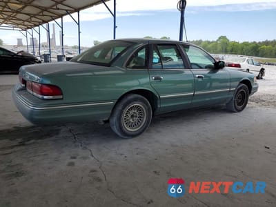 Trzecie zdjęcie samochodu z tyłu: 1997 FORD CROWN VICTORIA LX VIN:2FALP74W0VX101795 - miniatura