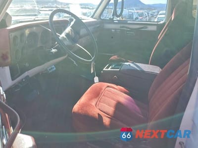 Zdjęcie 7 z 12 samochodu: 1987 CHEVROLET BLAZER V10 VIN:1GNEV18K4HF177783 - miniatura